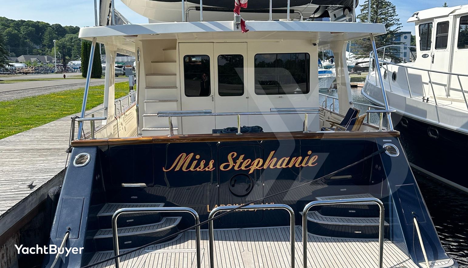 MISS STEPHANIE