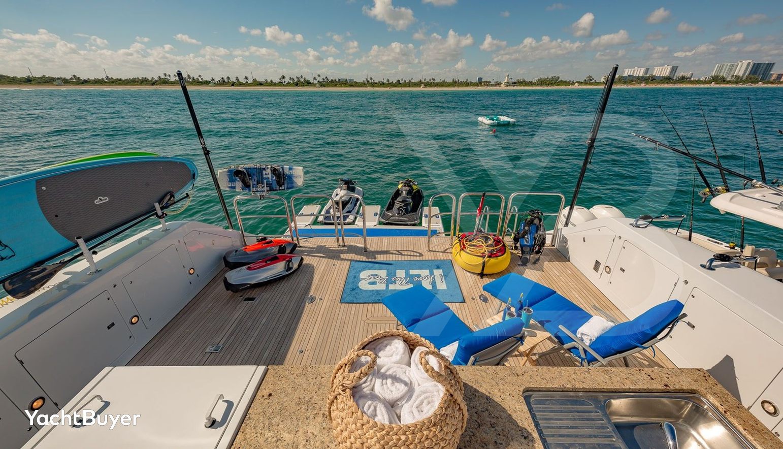 I LOVE THIS BOAT