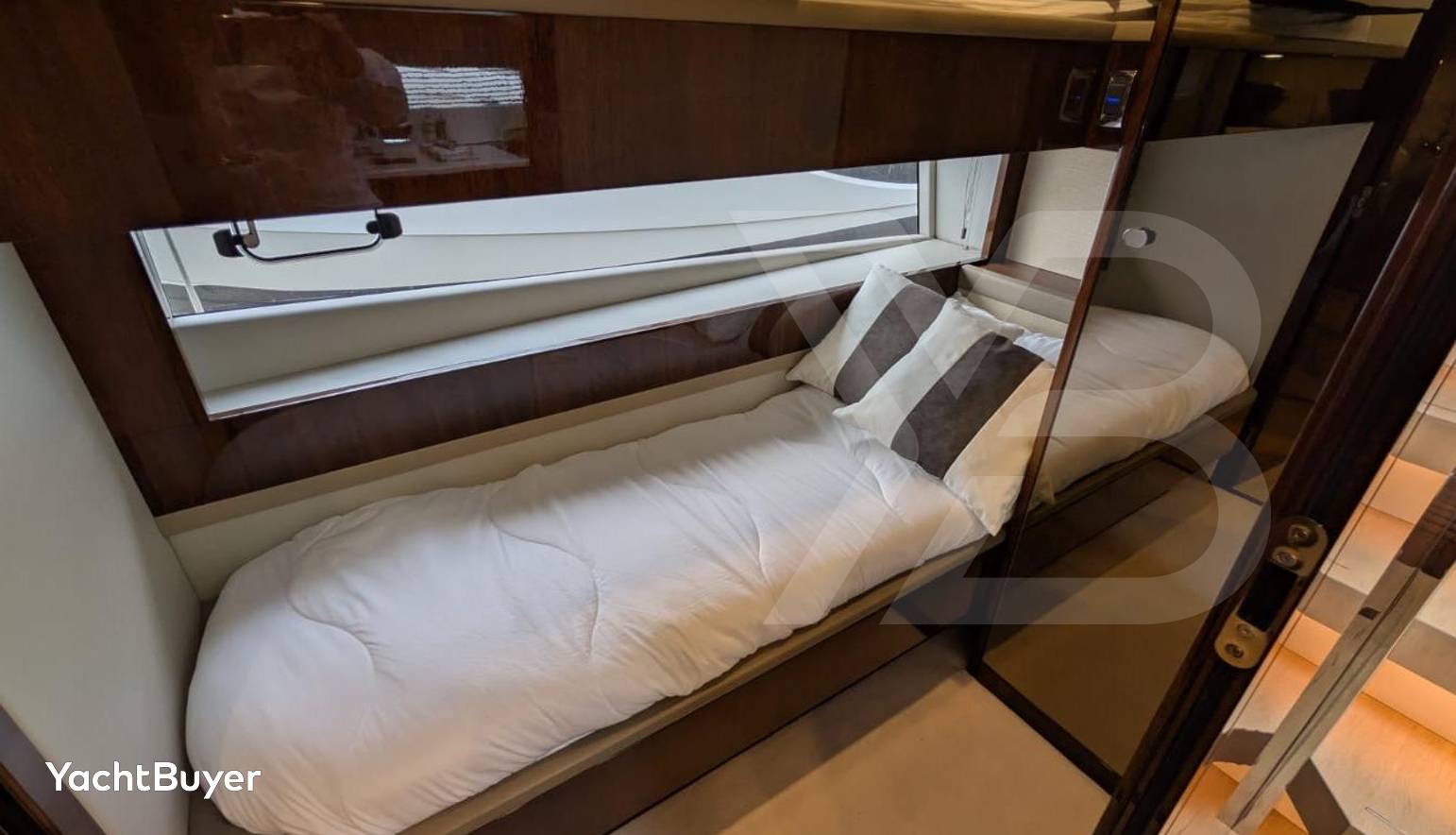 Tender Garage & Hi/Lo Swimplatform