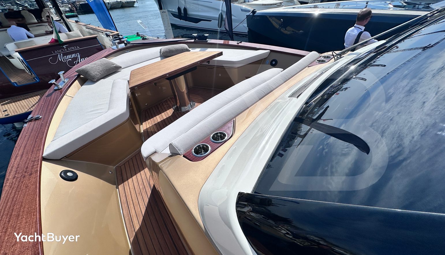 2026 Lancia Aprea 42