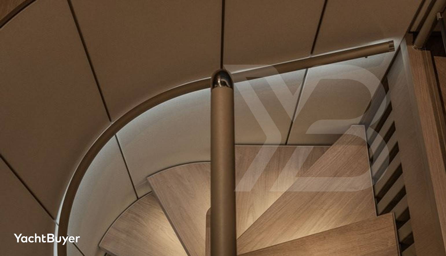 FERRETTI INFYNITO 90