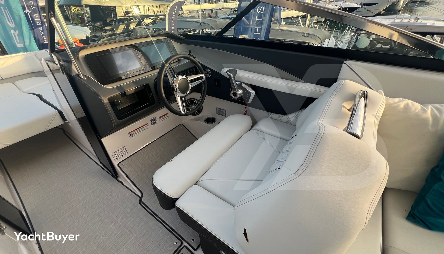 PALMA BOAT SHOW ANGEBOT - SIE SPAREN ÜBER 44.000€ , Regal LS6