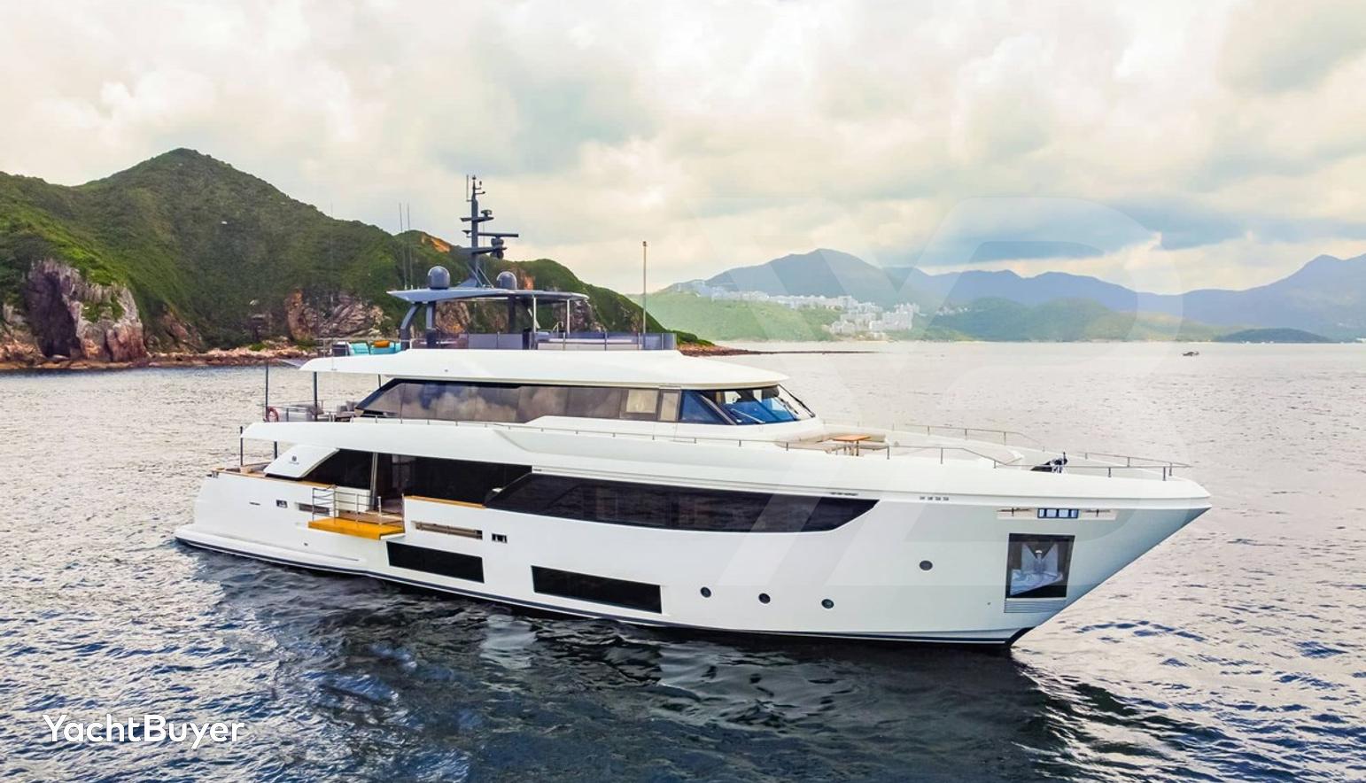 Custom Line Navetta 33, 2019