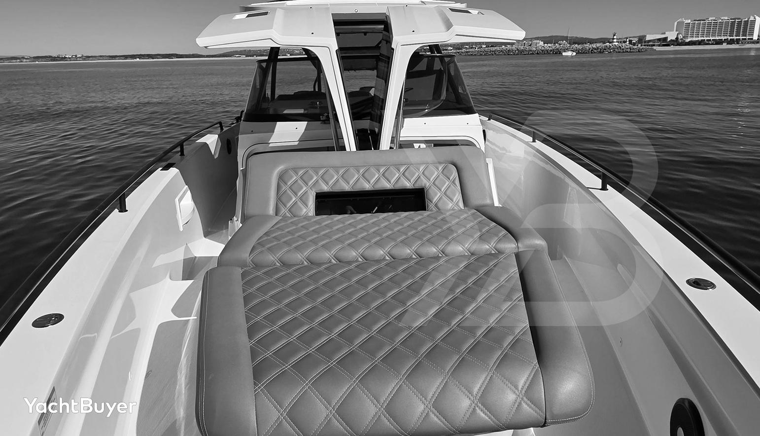 NAUTI BOUY