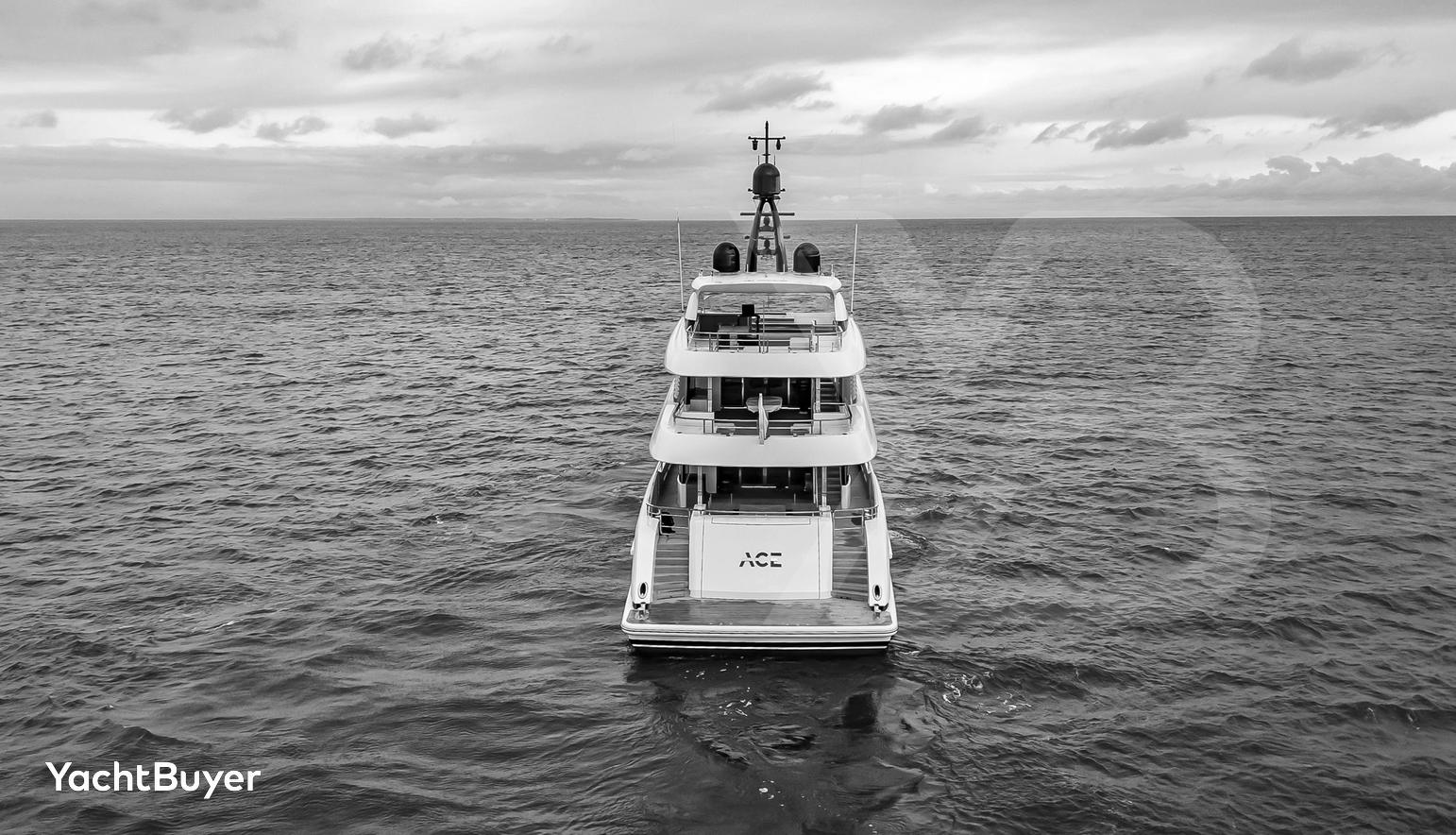 CONRAD C144S HULL #4