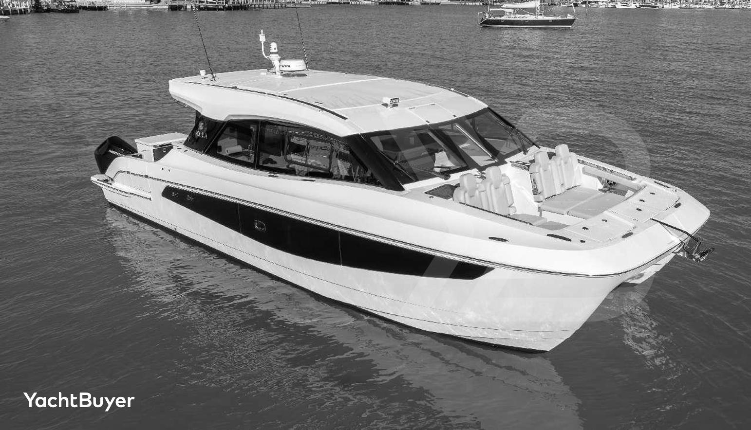 Aquila 42 Coupe