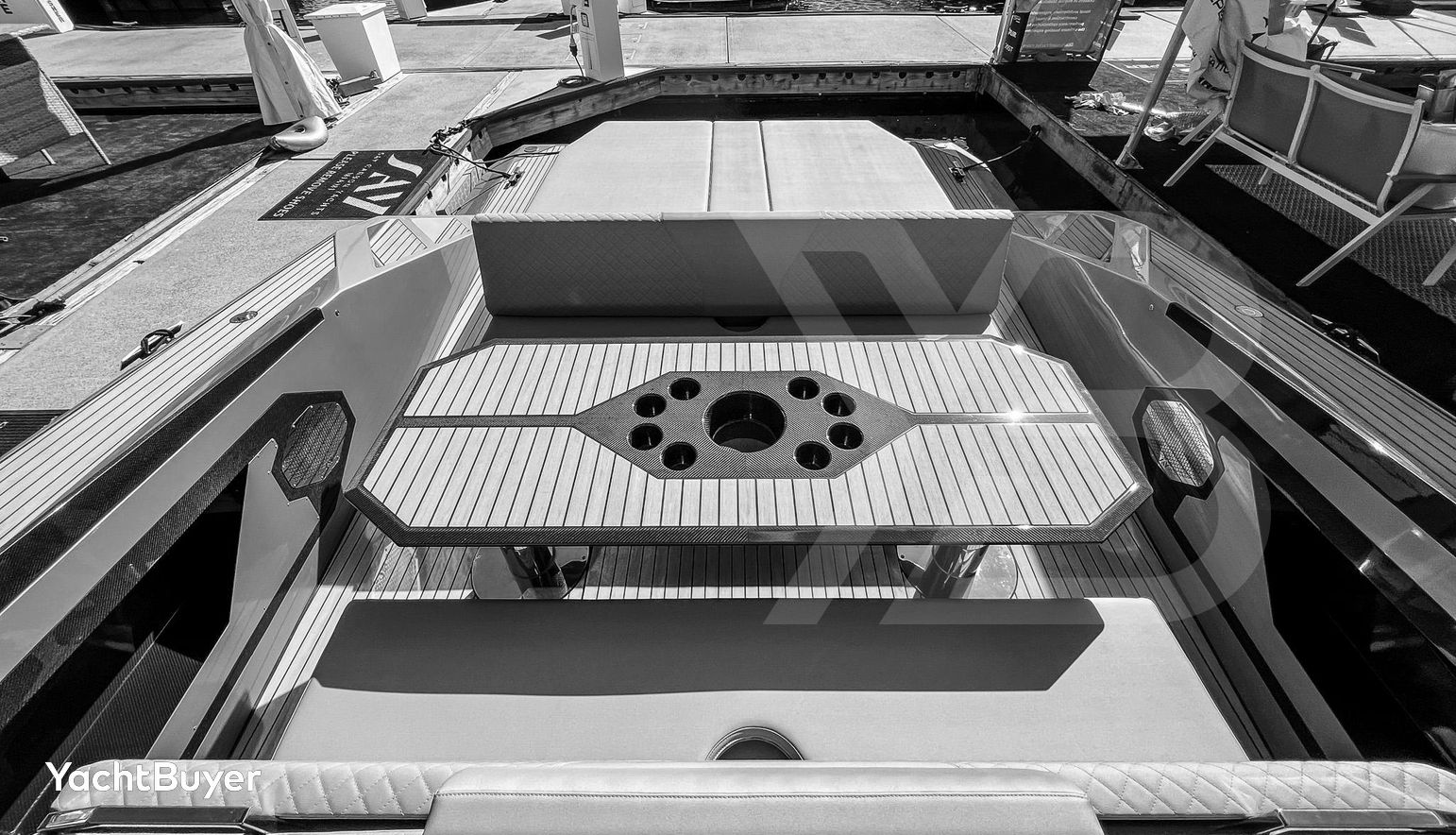 Say Carbon Yachts 42