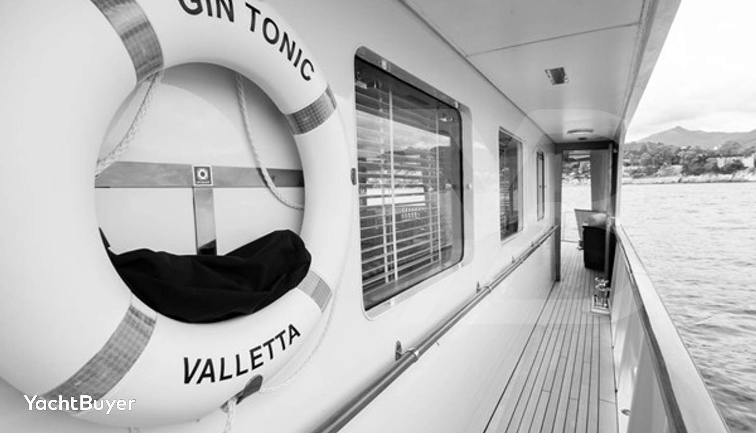 GIN TONIC