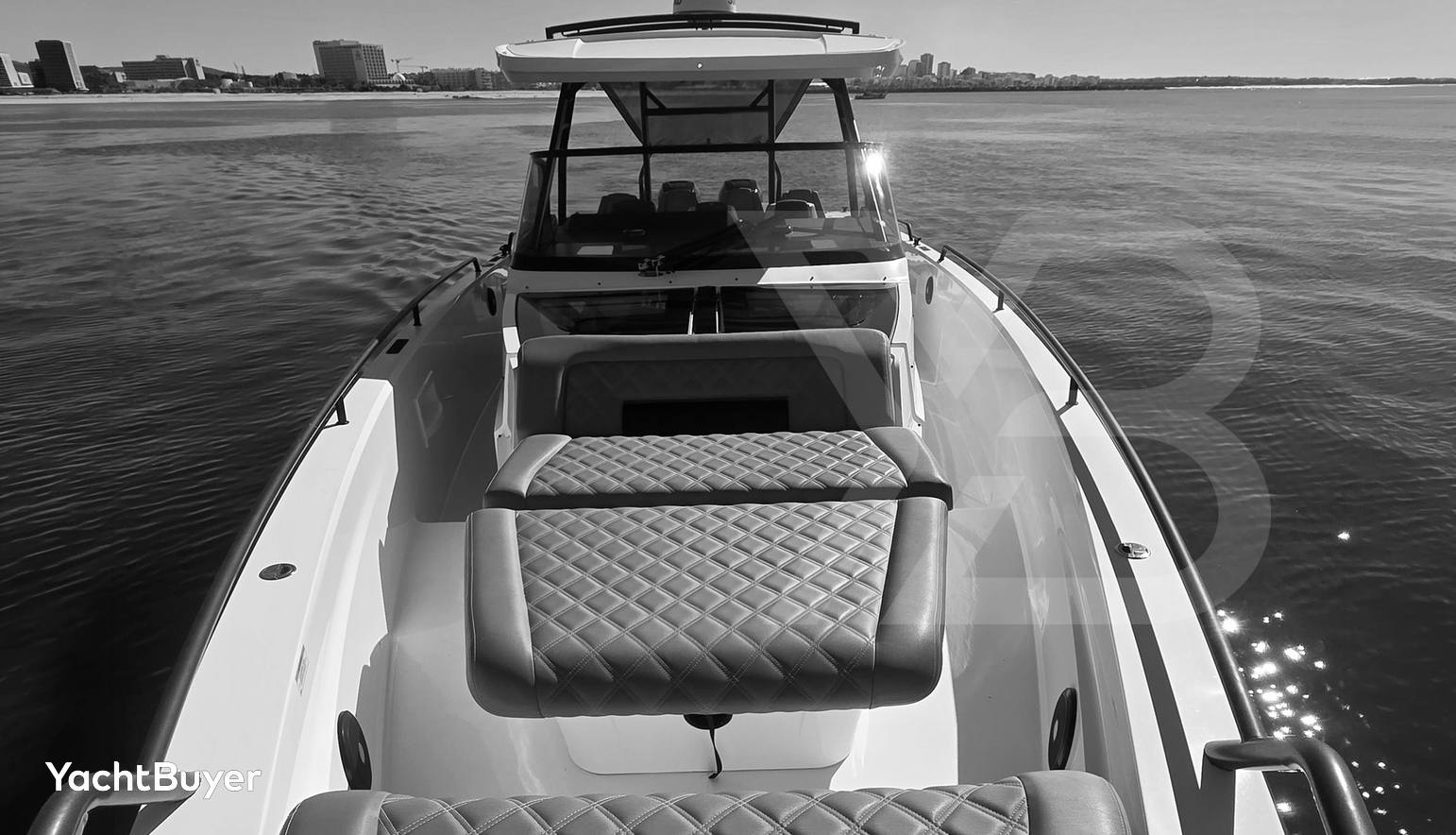 NAUTI BOUY