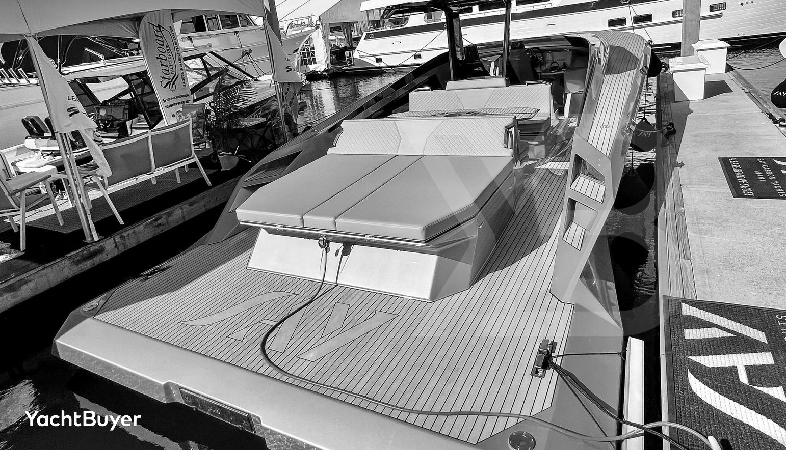 Say Carbon Yachts 42
