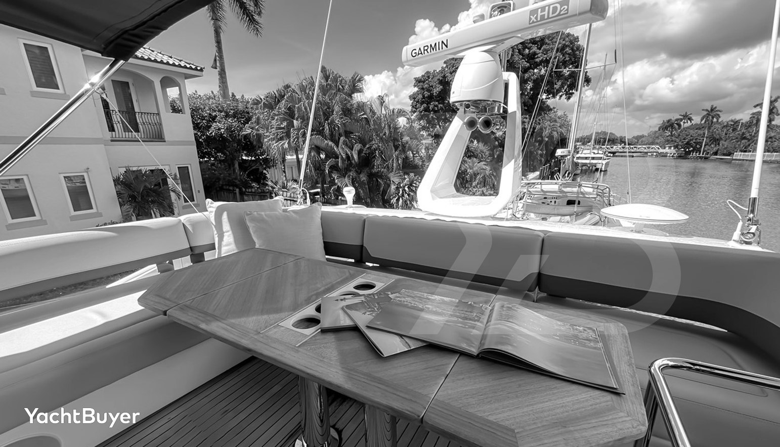 FAIRLINE PHANTOM