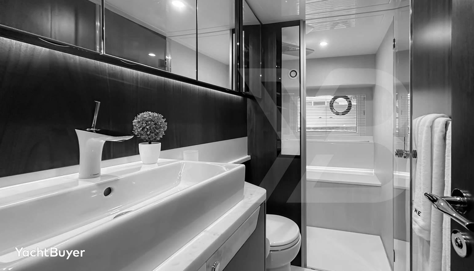 FAIRLINE PHANTOM