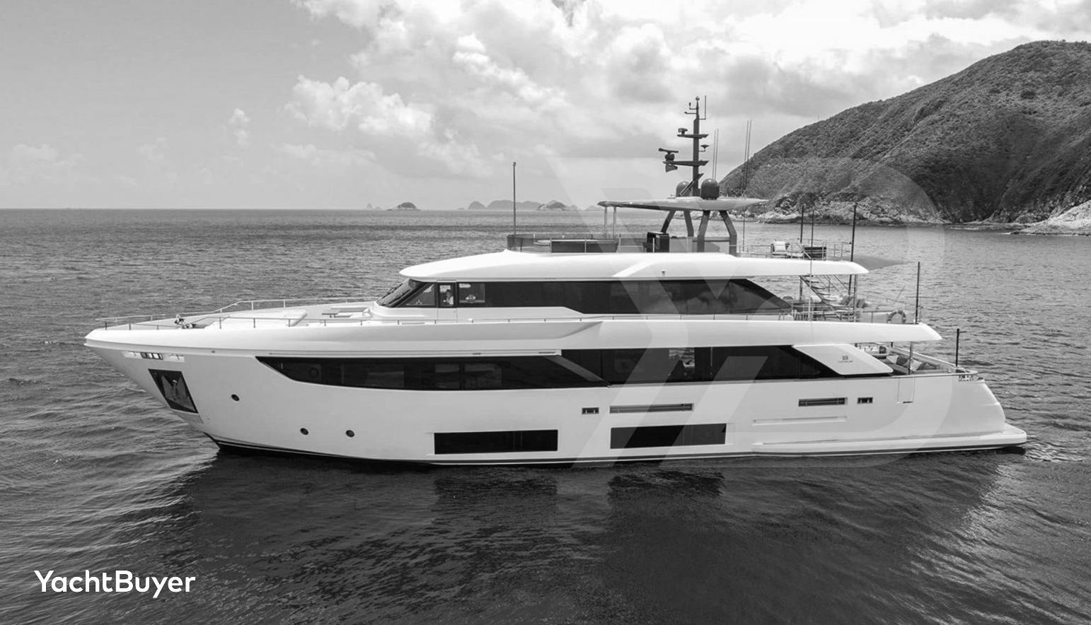 CUSTOM LINE NAVETTA 33, 2019