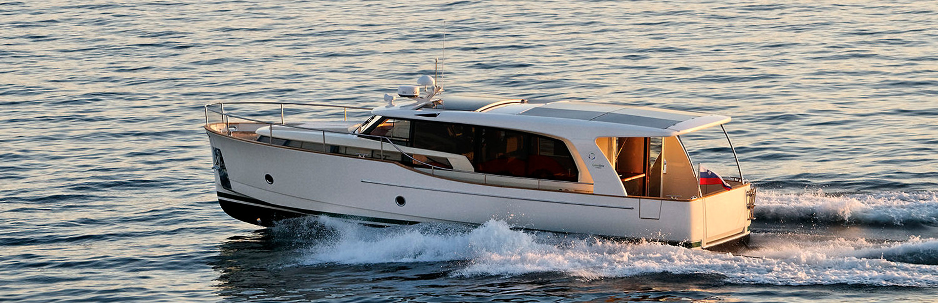 Greenline 40 Wheelhouse