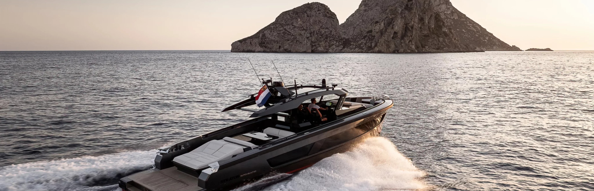 Stratos Boat Reviews, Yacht 3