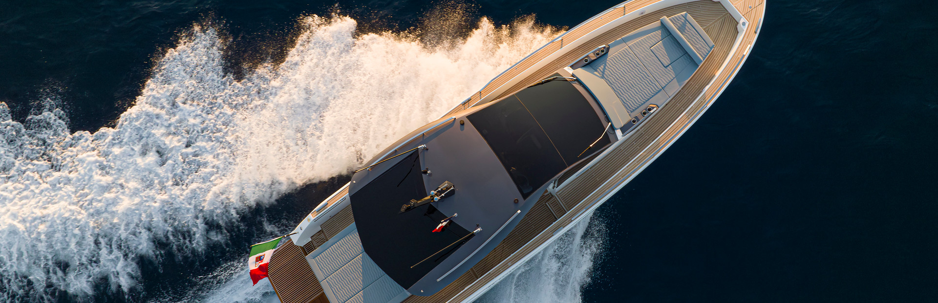 Centre Console Yacht Tours & Reviews 1