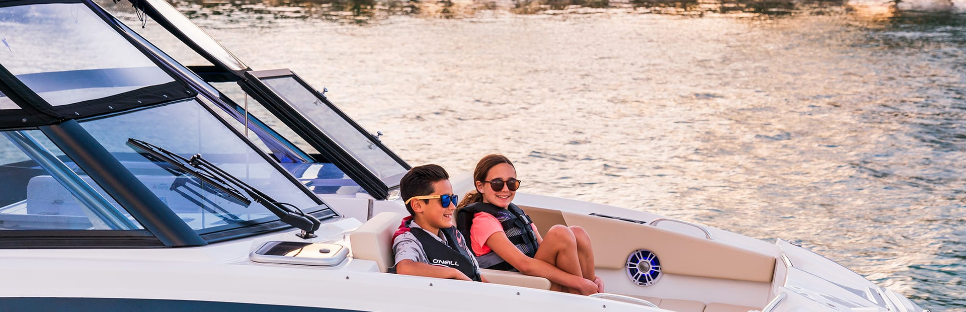 Aquila Boats Powercat Reviews, Yacht 2