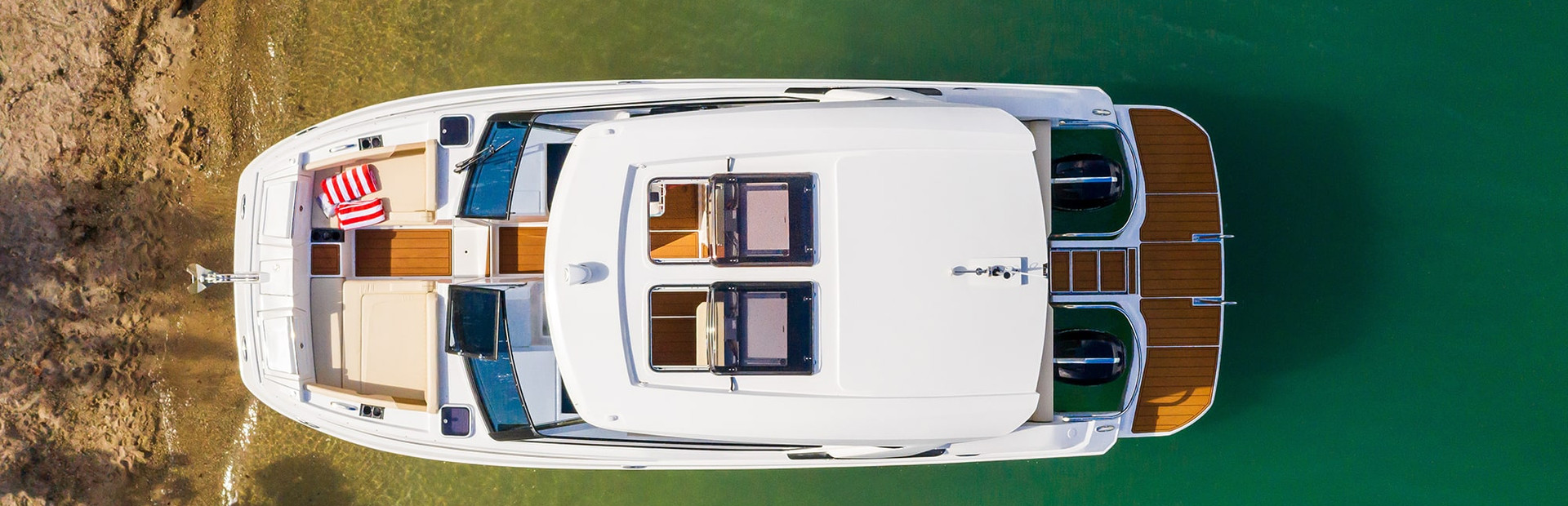 Aquila Boats Powercat Reviews, Yacht 1