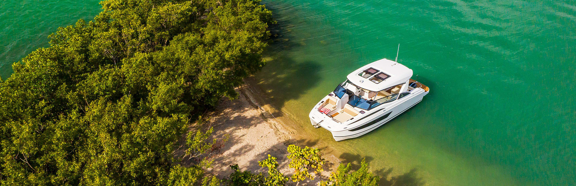 Aquila Boats Powercat Reviews, Yacht 4