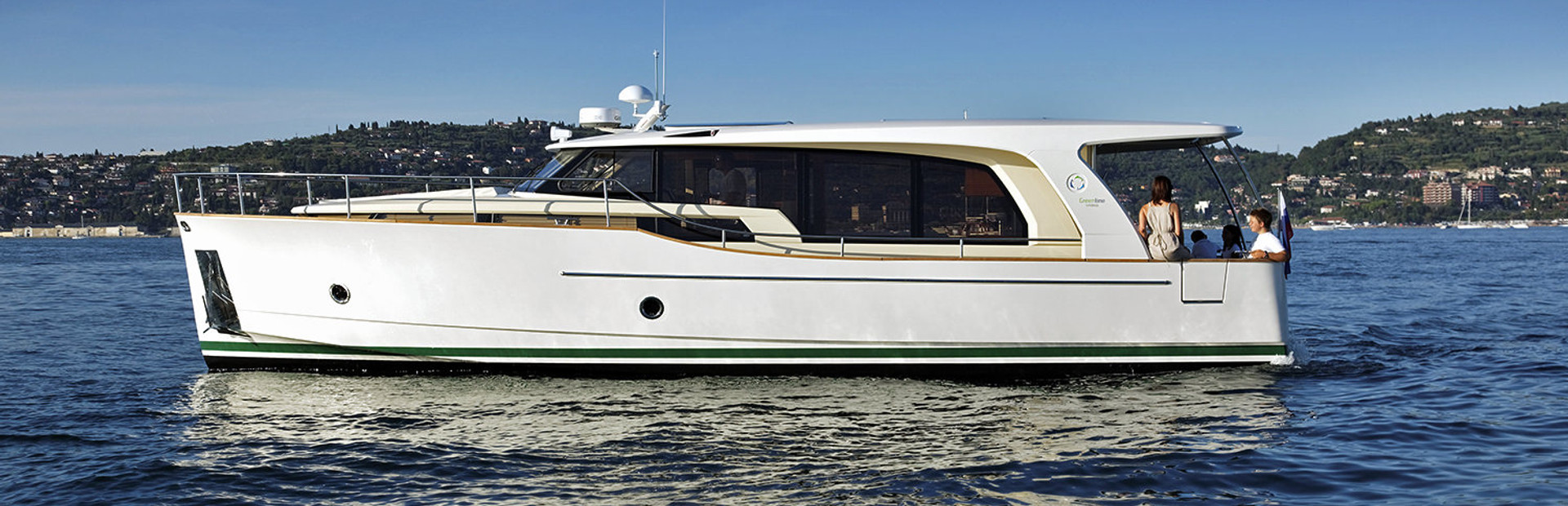 Greenline 40 Wheelhouse