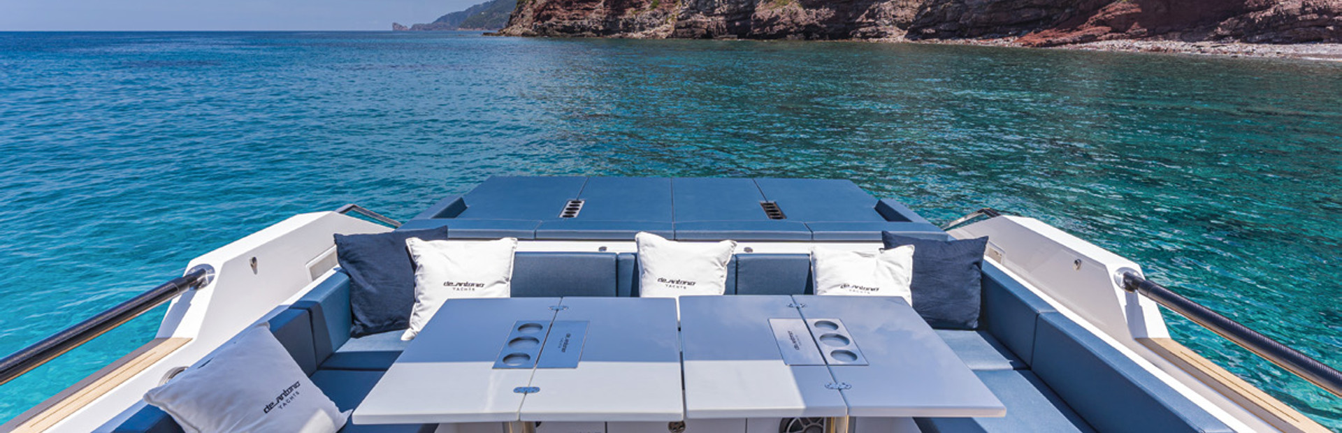 De Antonio Yacht Reviews, Yacht 5