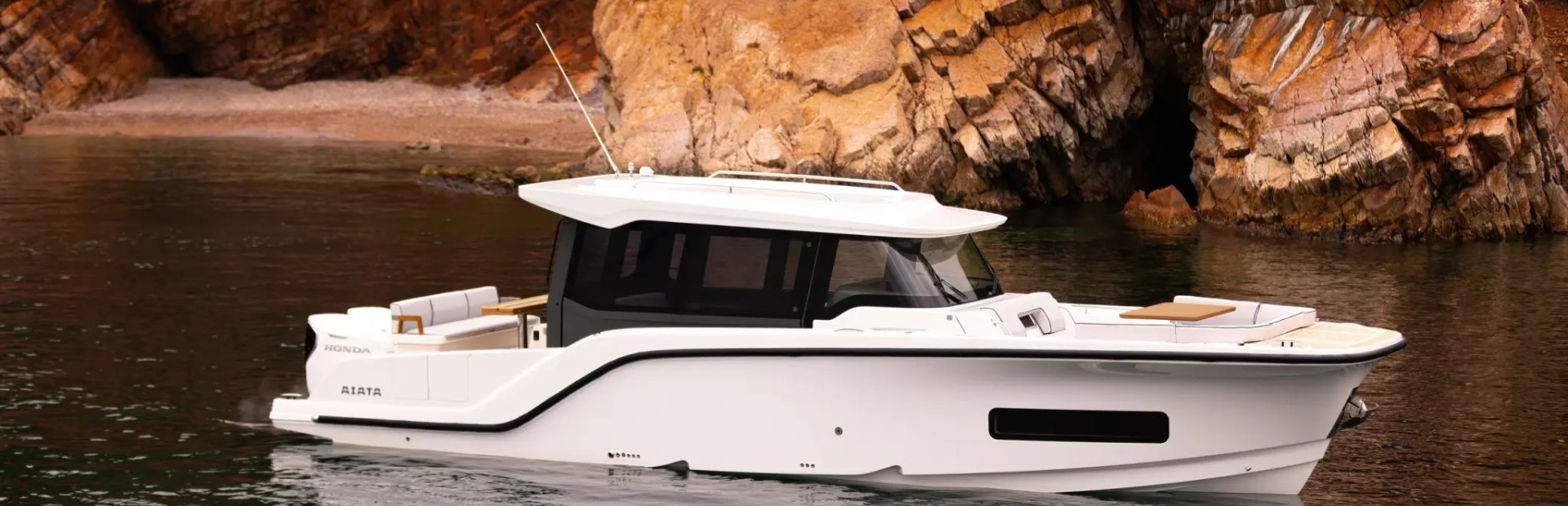 AIATA Boat Reviews, Yacht 2