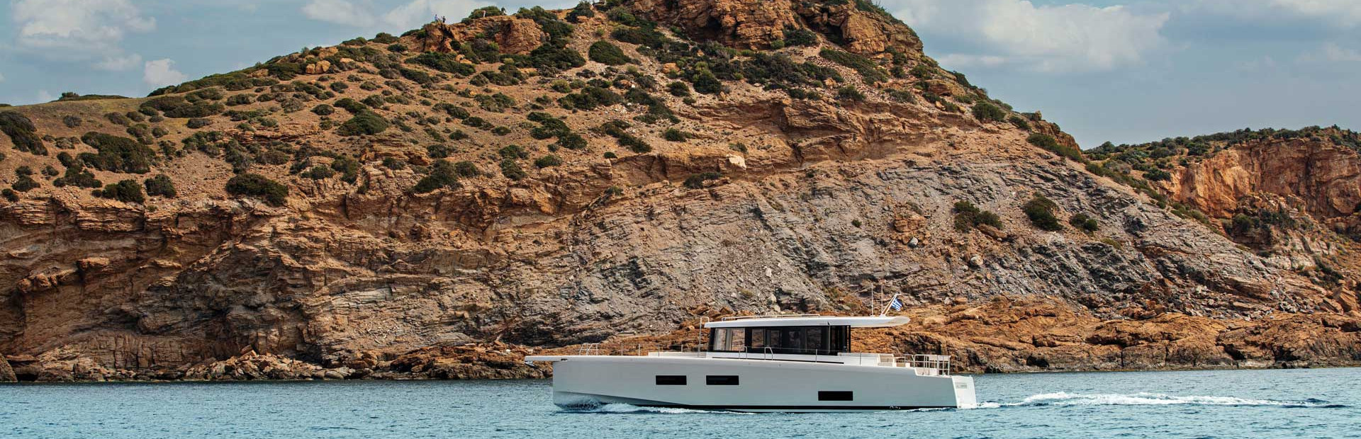 Omikron Yacht Reviews, Yacht 2