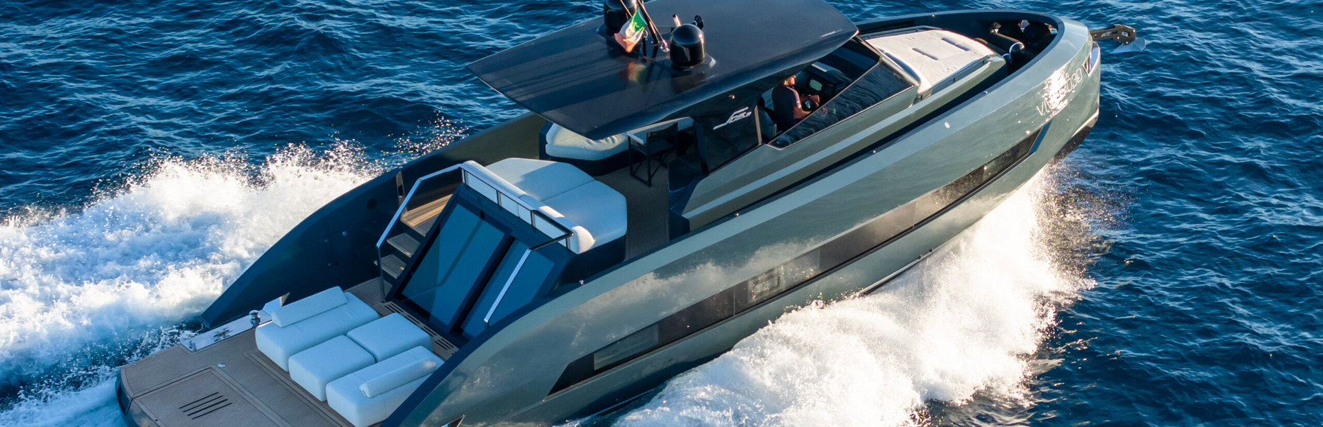 Manda Yacht Reviews, Yacht 4