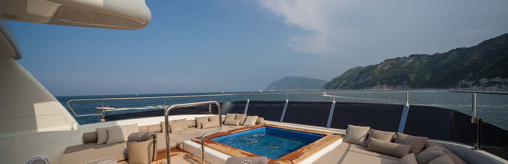 Cantiere delle Marche Yacht Reviews, Yacht 5