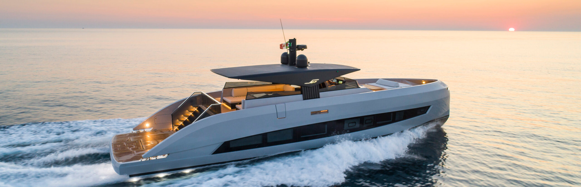 Manda Yacht Reviews, Yacht 1