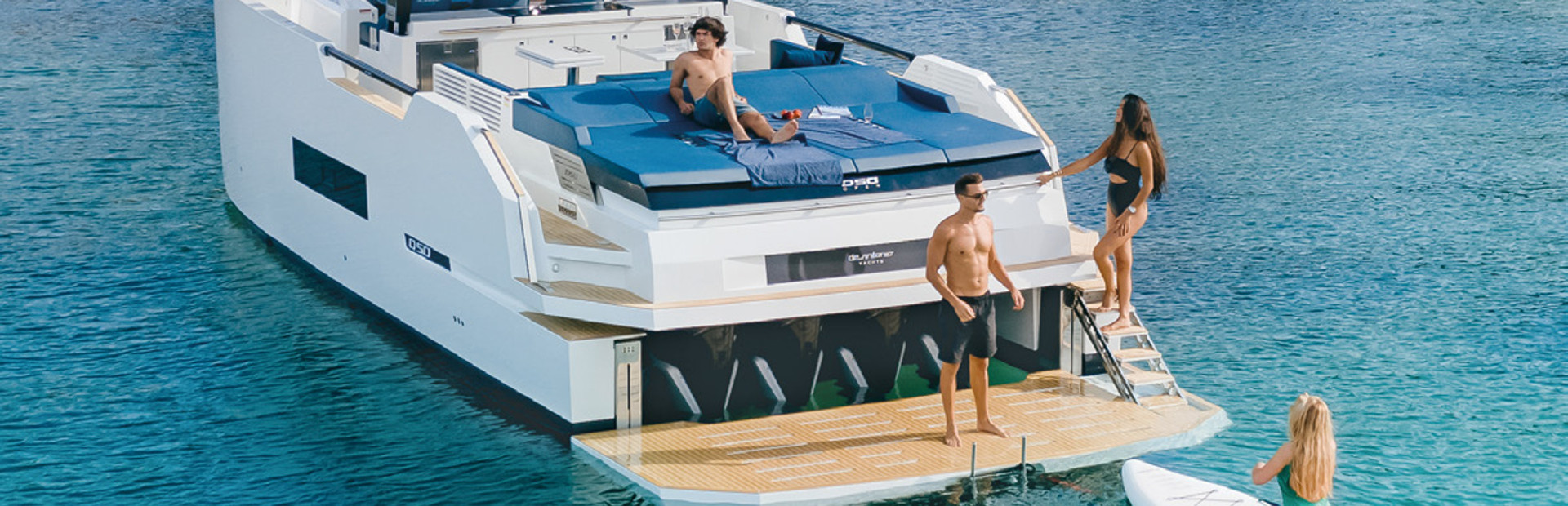 De Antonio Yacht Reviews, Yacht 4