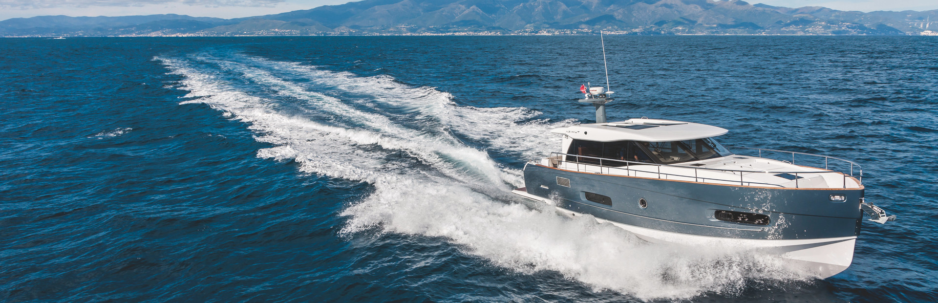 Azimut Magellano 43 HT Motorboat