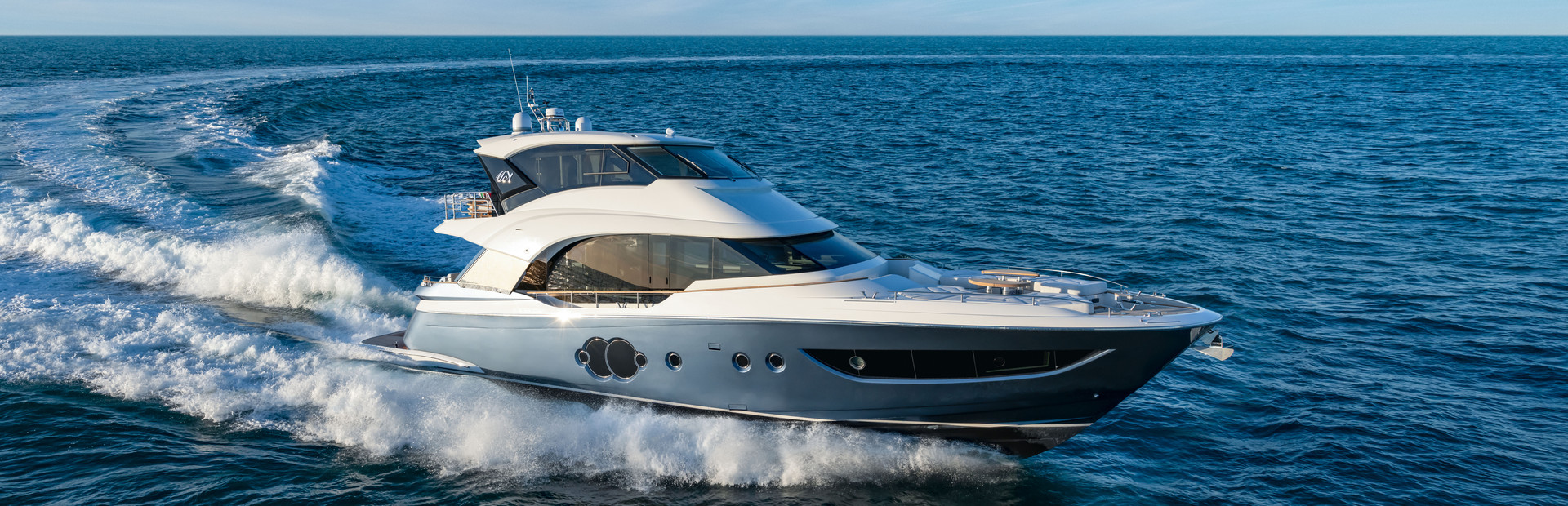 MCY70 Enclosed Flybridge