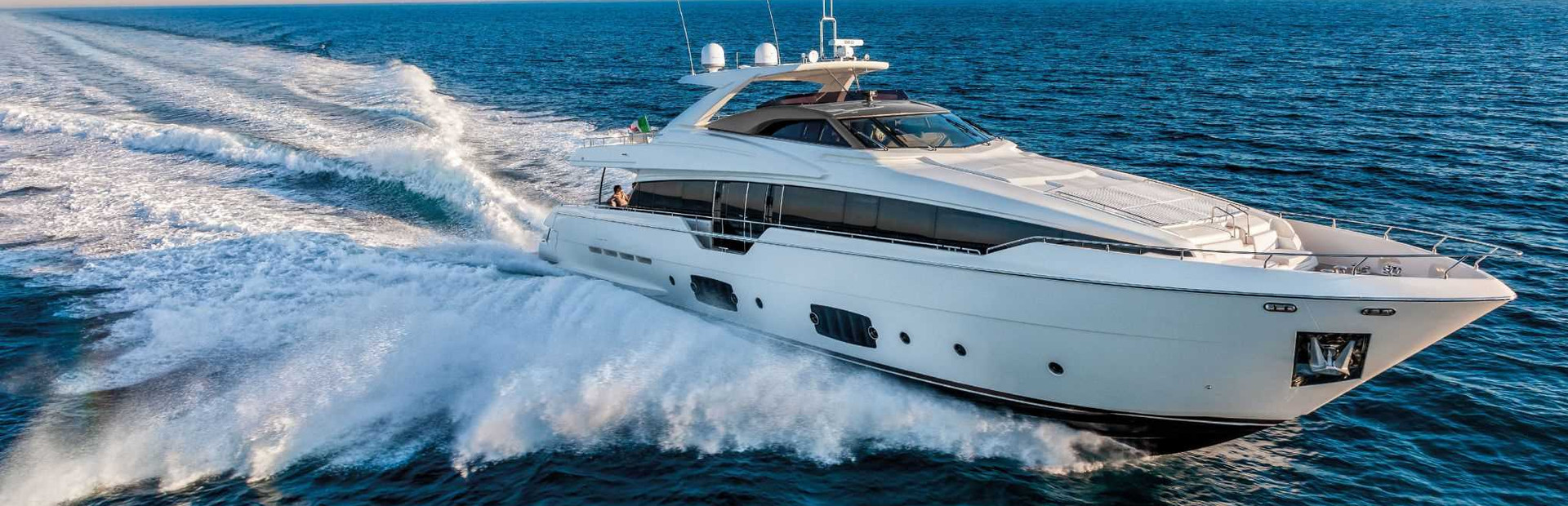 Ferretti Yachts 960 Flybridge underway