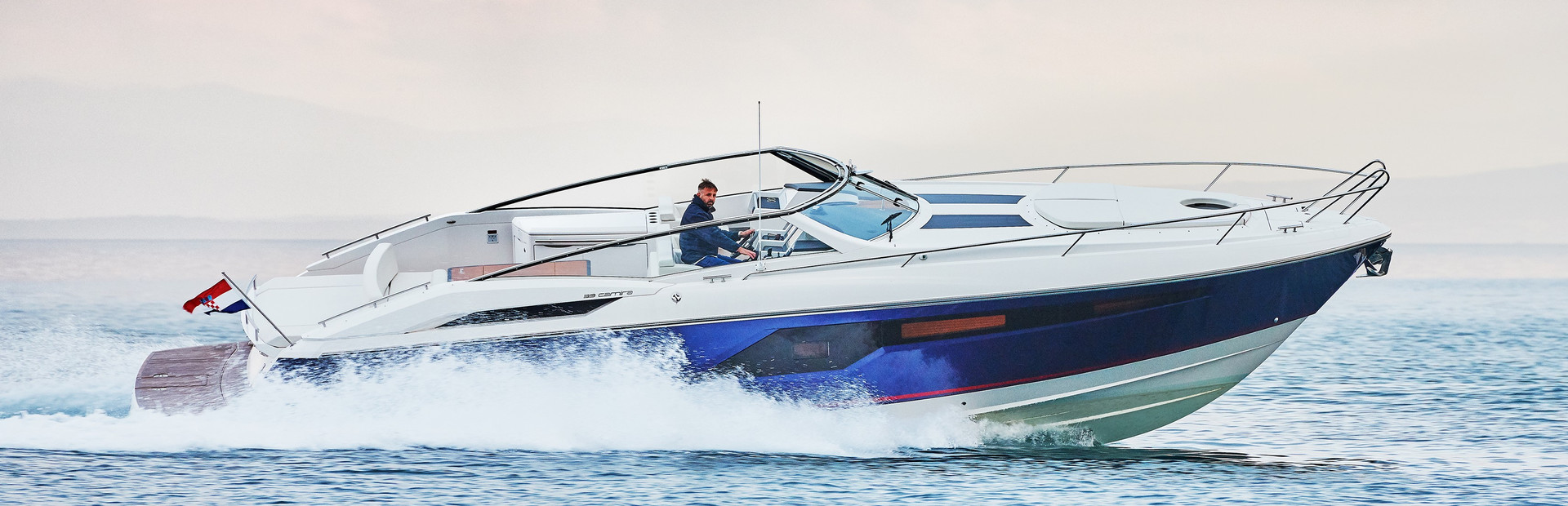 Award-Winning Dayboating Yachts 2