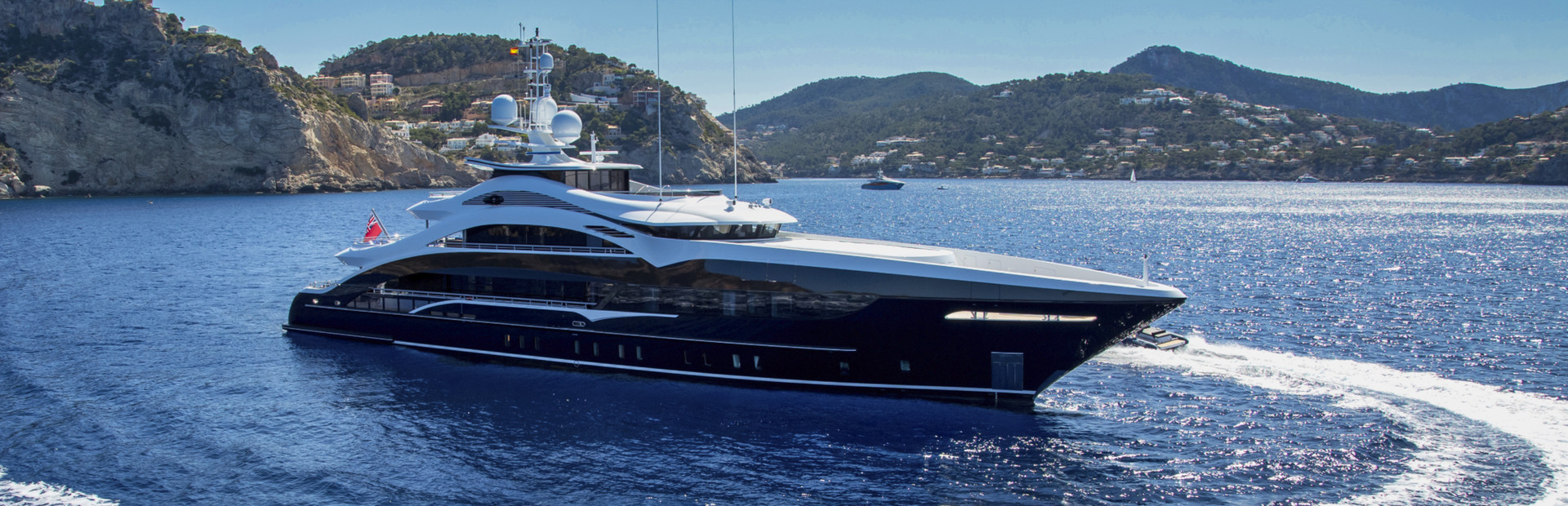 Superyacht Operations and Management