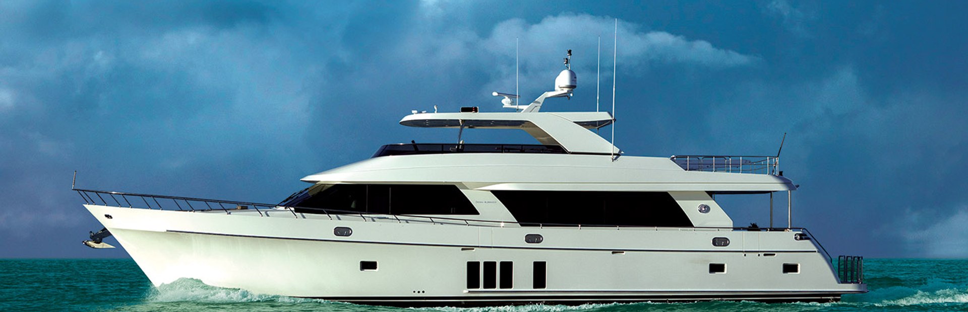 Ocean Alexander 90 Flybridge Yacht (Gen 1, 2010 - 2015), Example 1