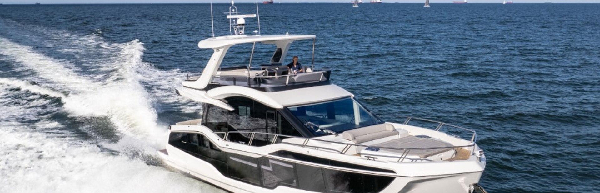 New Galeon Flybridge Yacht 6