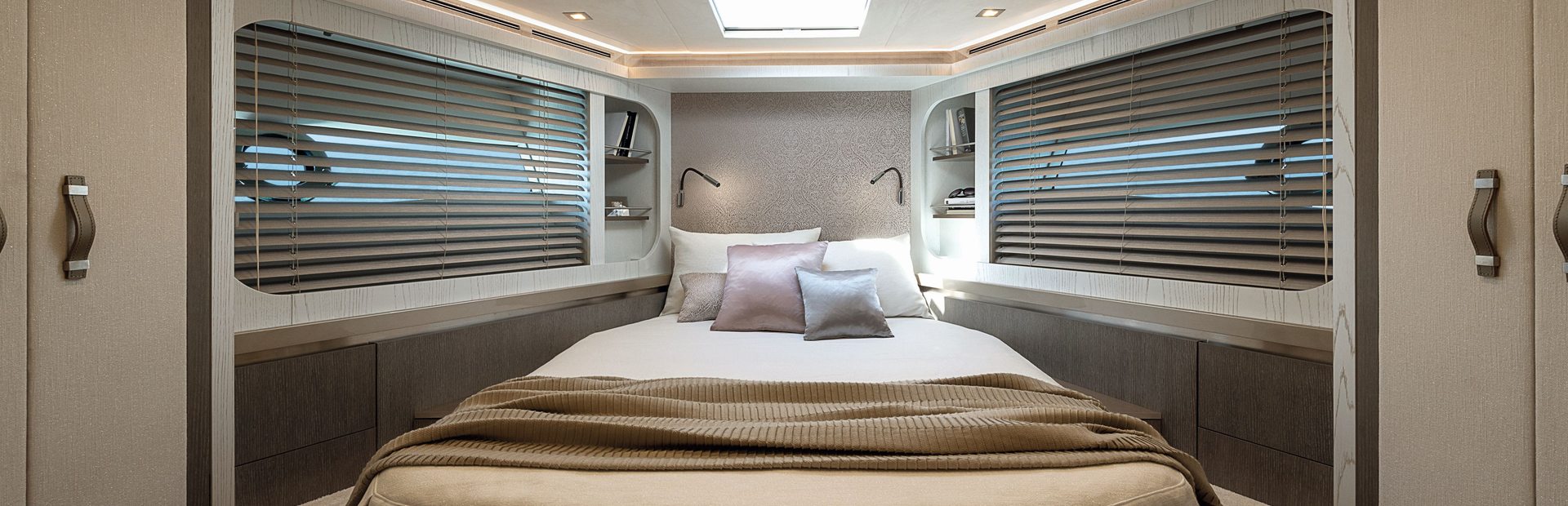 Monte Carlo Yachts MCY Yachts, Example 12