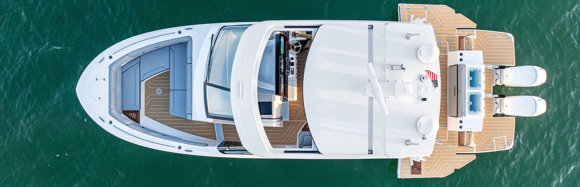 New Regal Outboard Bowrider Boat 2
