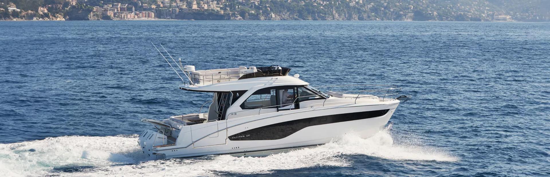 Beneteau Antares 12 Fly Boats, Example 1