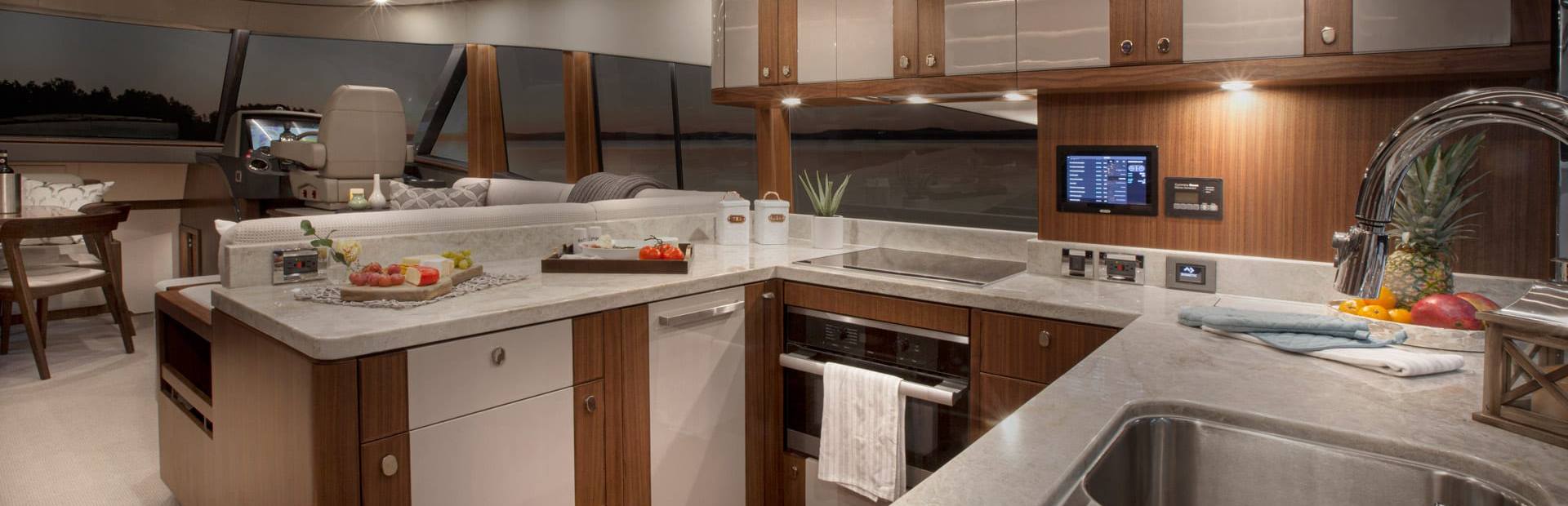 Riviera Daybridge Yachts, Example 8