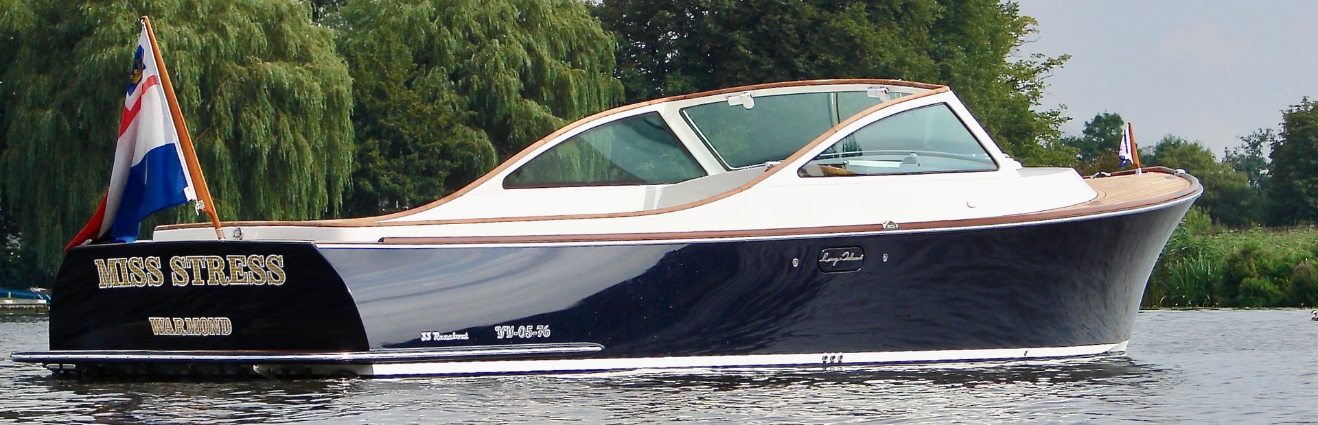                                                 Long Island   33 Runabout
                                            