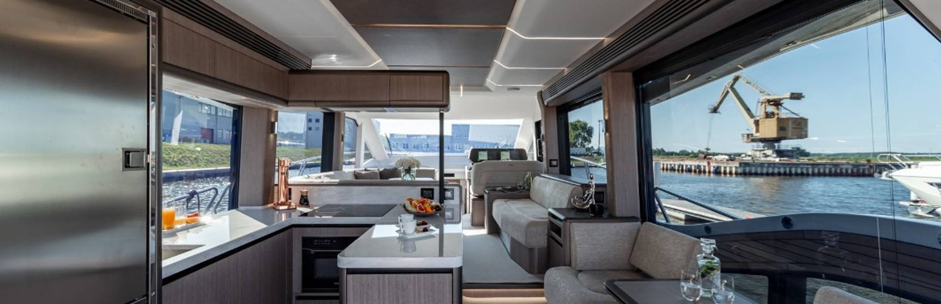 New Galeon Flybridge Yacht 10