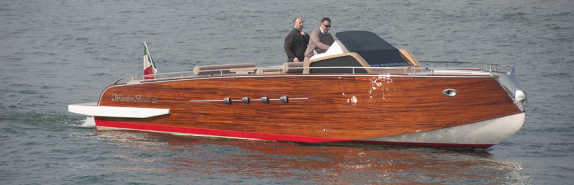                                                 Wooden Boats   WB 33
                                            