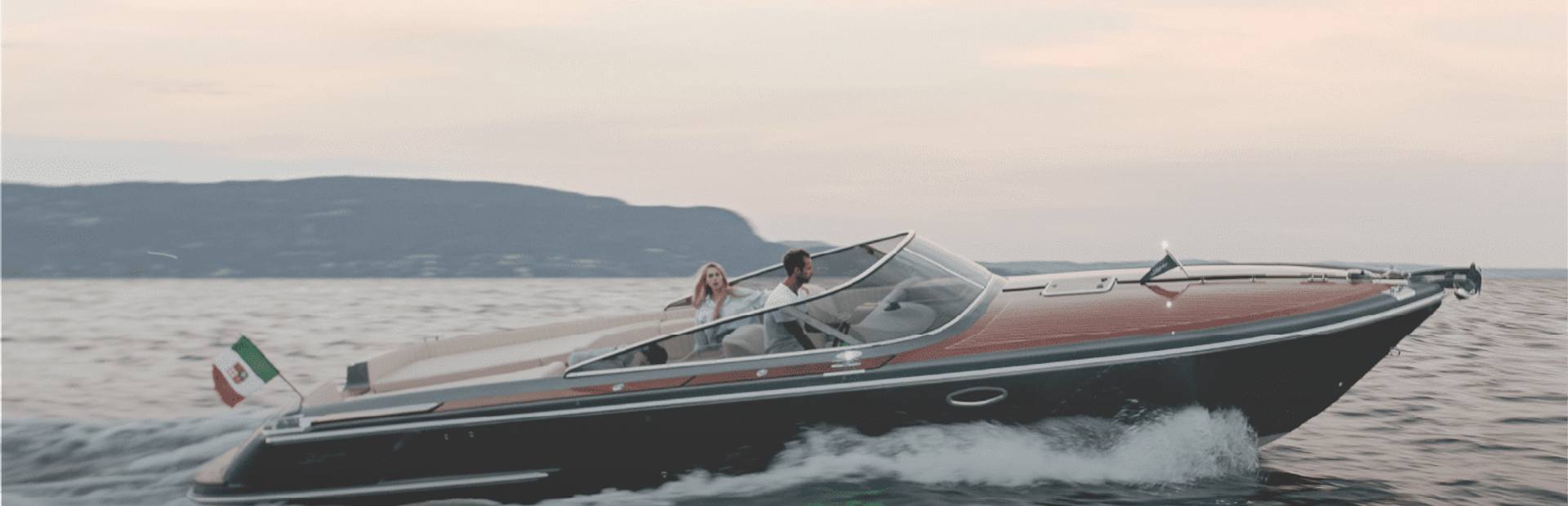 Colombo 33 Sogno Boats, Example 1