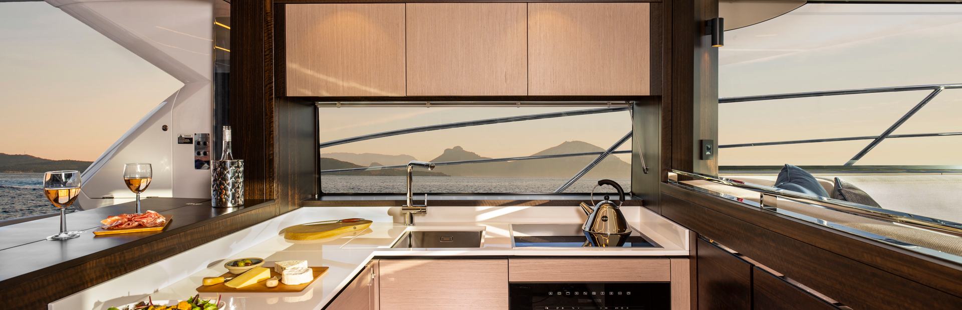 Sunseeker Manhattan Yachts, Example 9