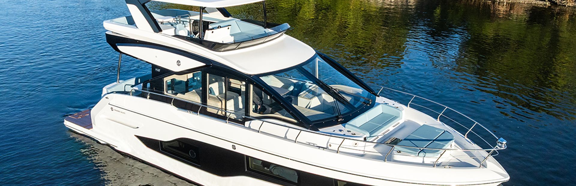 Cruisers 50 FLY Yacht, Example 1