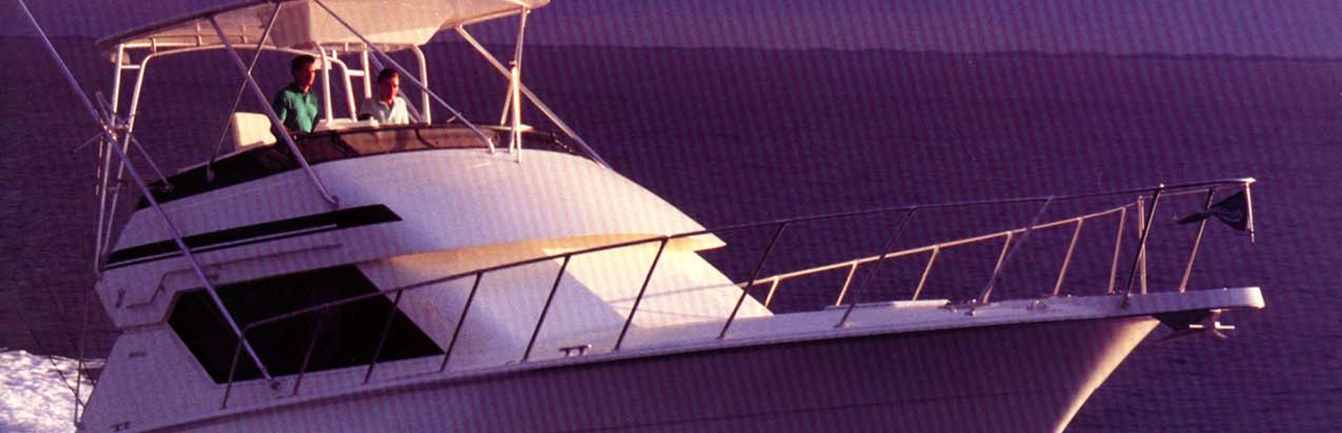 Hatteras 43 Convertible Yacht (Gen 2, 1991 - 1998), Example 1