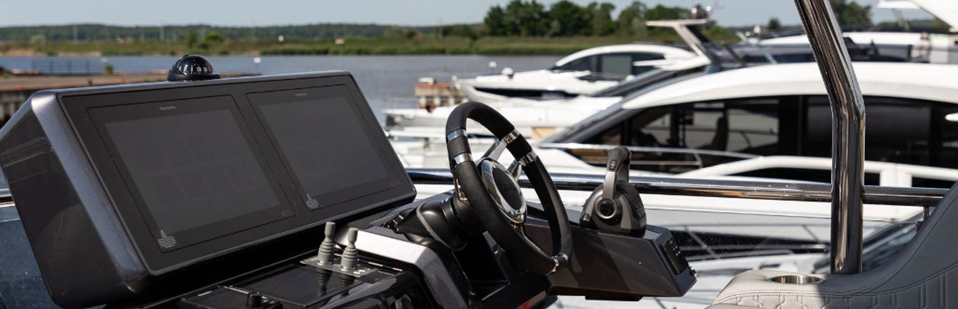 New Galeon Flybridge Yacht 8